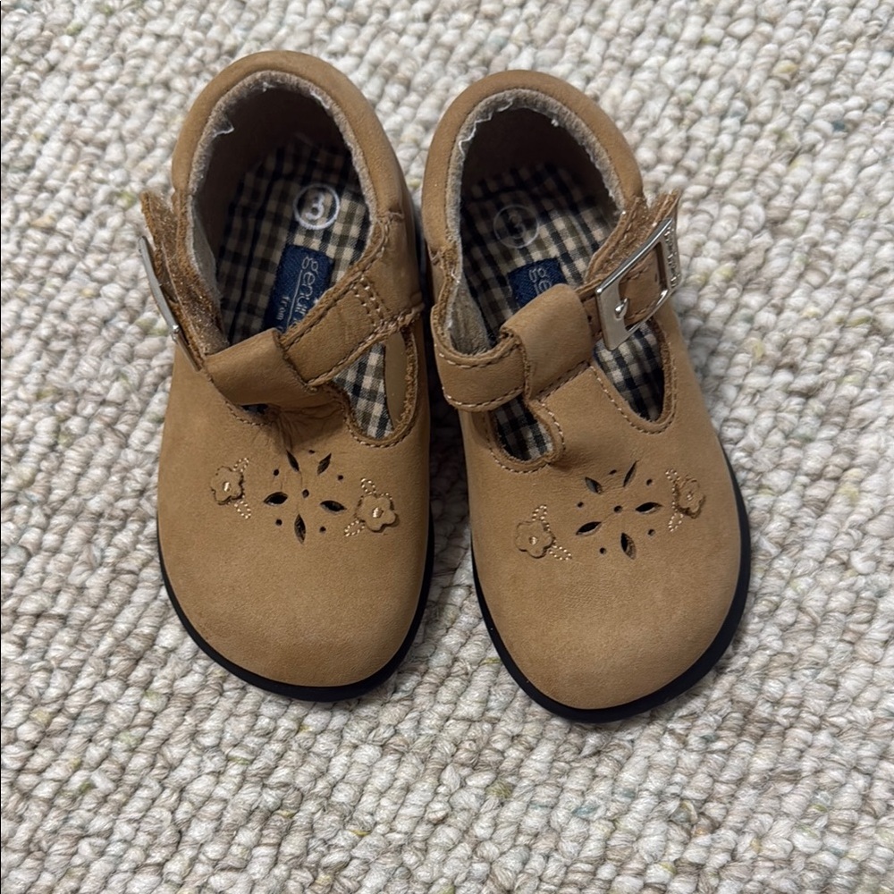 Brown Leather Dress Shoes with Floral Cutout Design